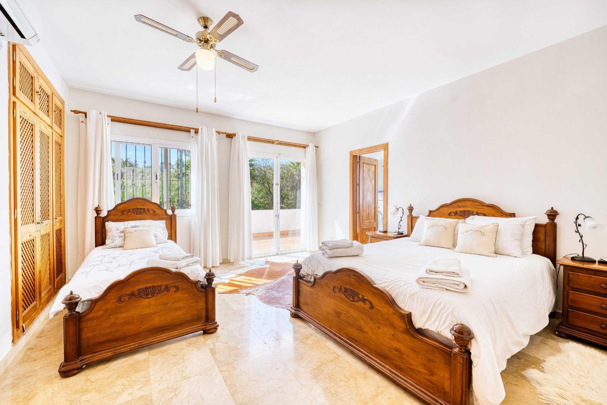 1106 Marbella Large Family Villa เอสเตโปนา ภายนอก รูปภาพ