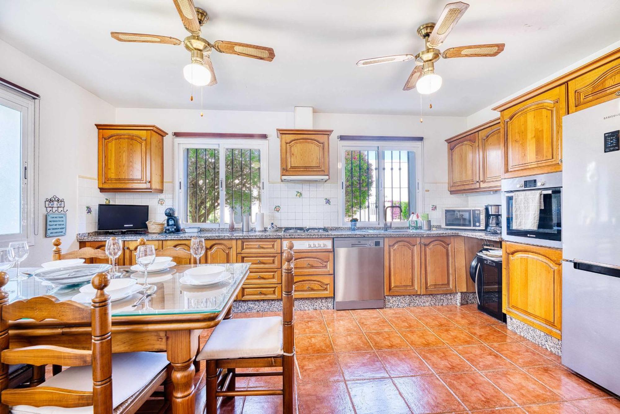 1106 Marbella Large Family Villa เอสเตโปนา ภายนอก รูปภาพ