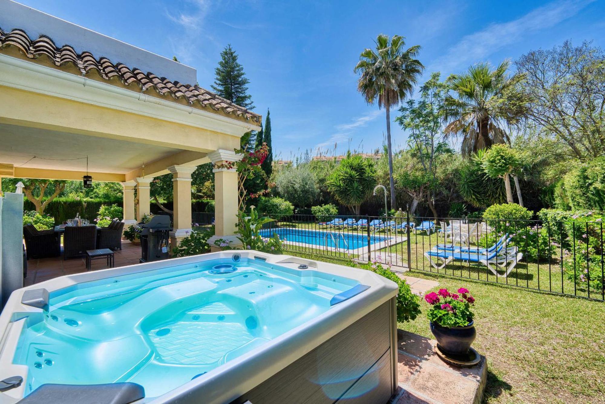 1106 Marbella Large Family Villa เอสเตโปนา ภายนอก รูปภาพ
