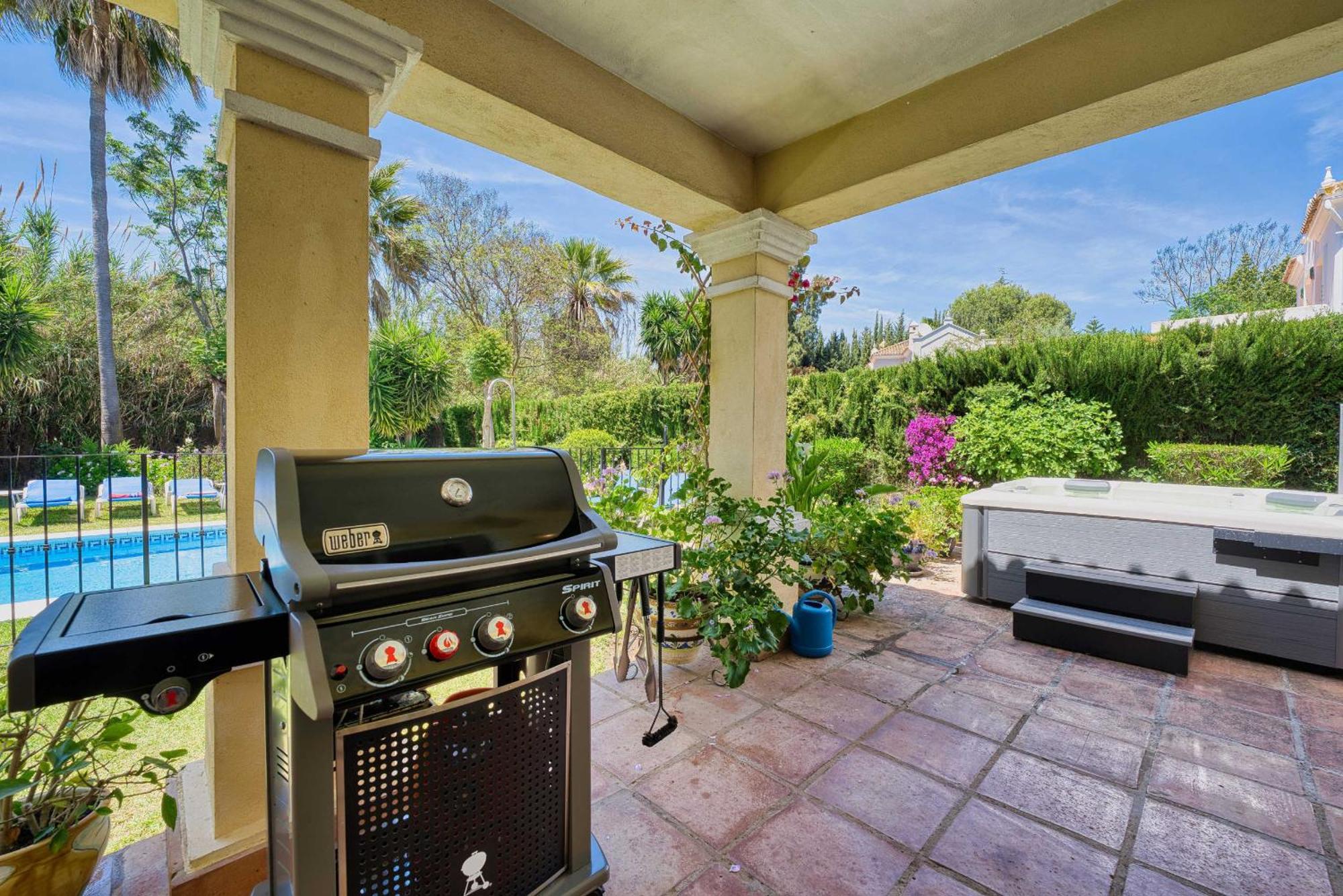 1106 Marbella Large Family Villa เอสเตโปนา ภายนอก รูปภาพ