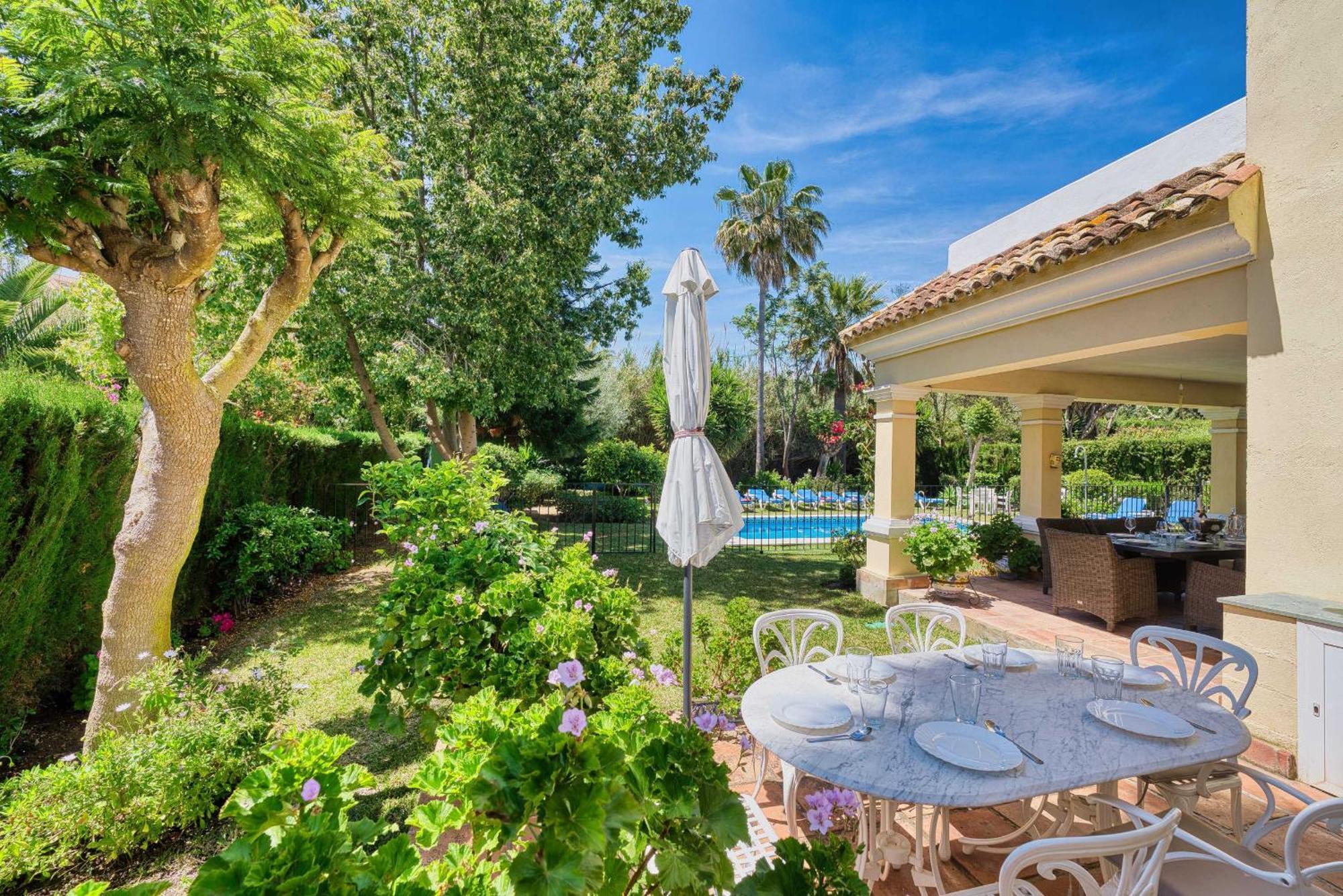 1106 Marbella Large Family Villa เอสเตโปนา ภายนอก รูปภาพ